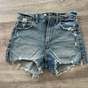 Abercrombie & Fitch “the mom short”